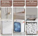 Infografía de tacho blanco mostrando resistencia al agua IPX5 bajo una ducha, sellado hermético contra olores y su gran capacidad de 15 litros.